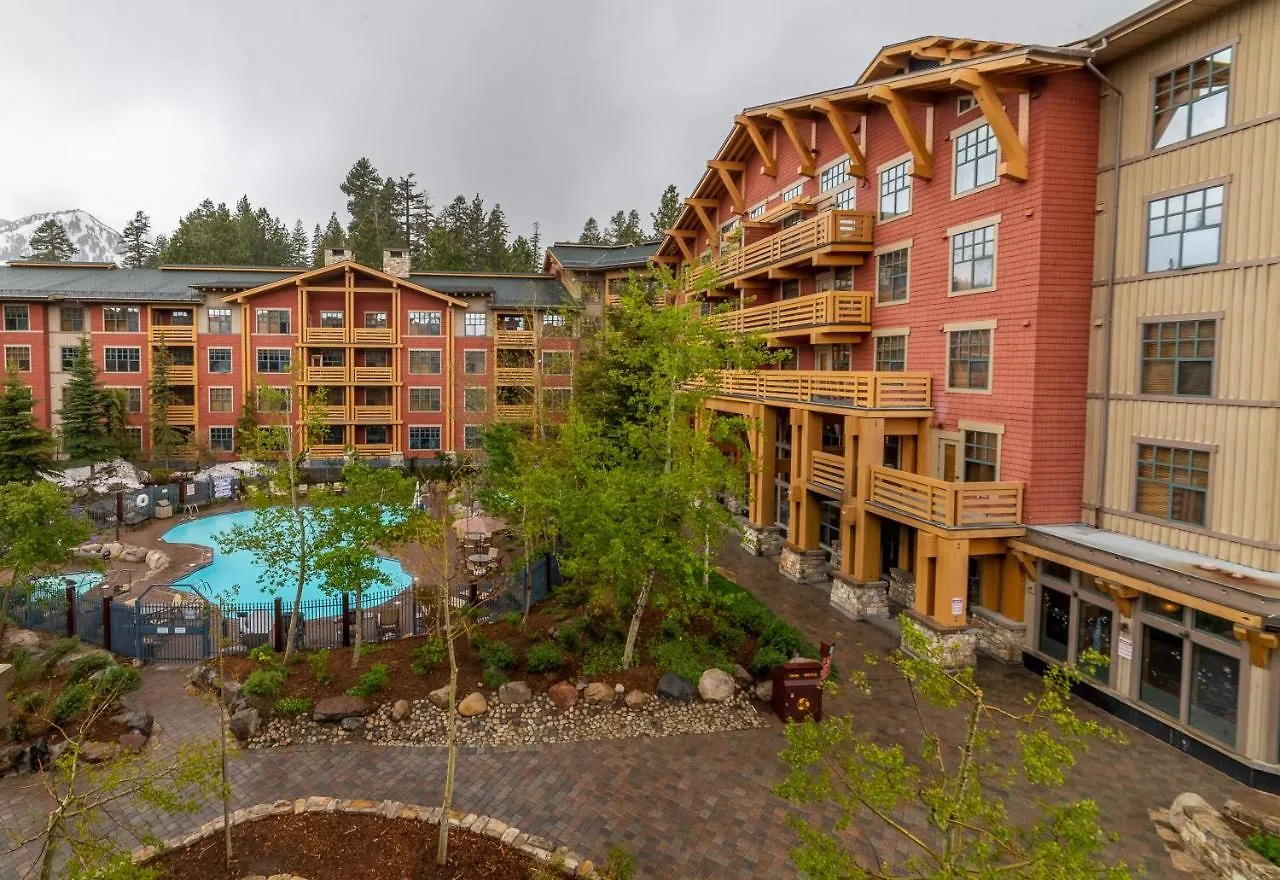 Holiday home Quiet, Updated, Corner Condo In The Village! Parking, Pool & Spa Mammoth Lakes