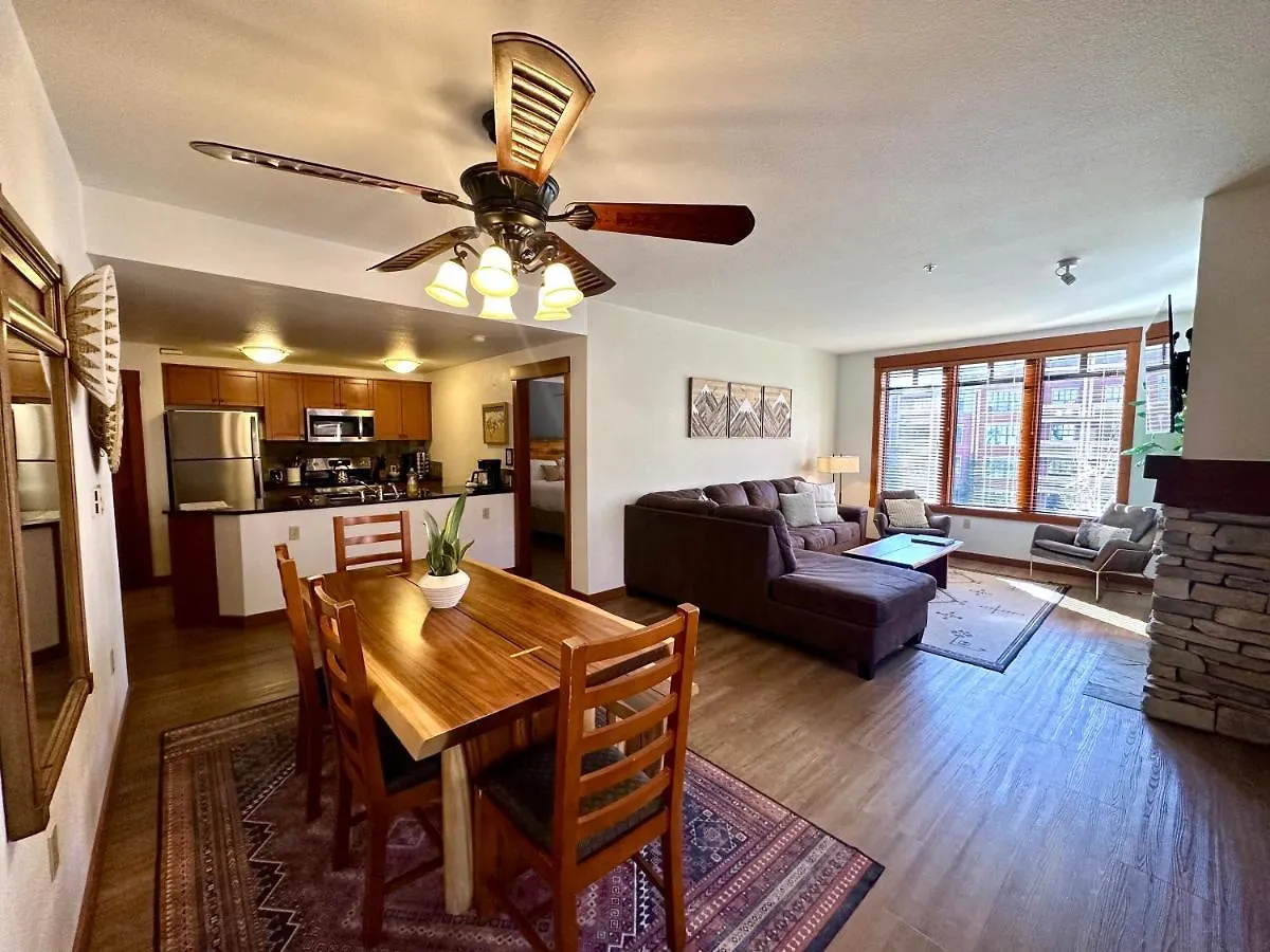 Holiday home Quiet, Updated, Corner Condo In The Village! Parking, Pool & Spa Mammoth Lakes