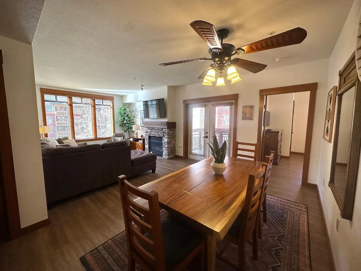 Dom wakacyjny Quiet, Updated, Corner Condo In The Village! Parking, Pool & Spa Mammoth Lakes Stany Zjednoczone Ameryki